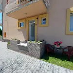 Pauzo Bagyarik Apartamento *