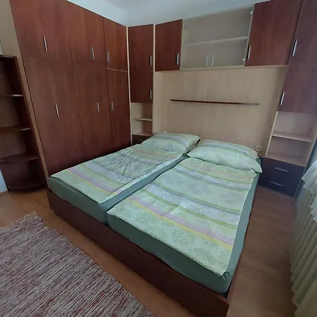 Pauzo Bagyarik * Balatonföldvár