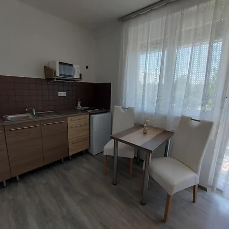 Pauzo Bagyarik Апартаменты