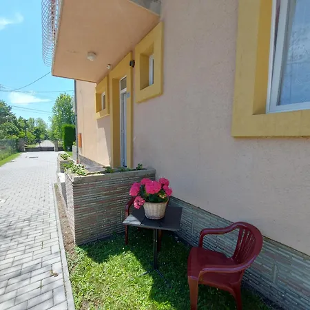 Pauzo Bagyarik Балатонфёльдвар