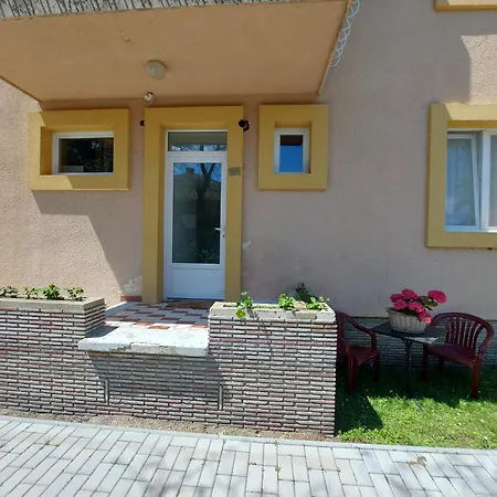Pauzo Bagyarik Apartament *