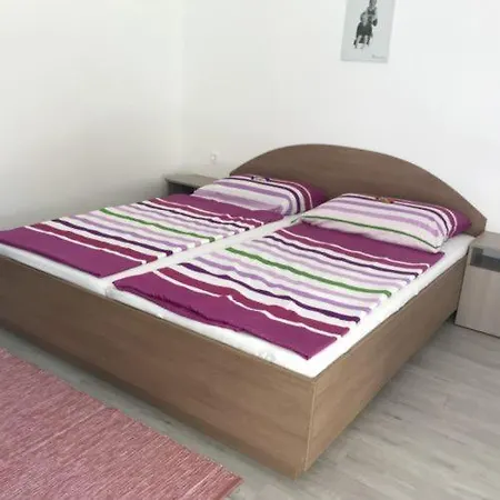 Pauzo Bagyarik Apartament Balatonföldvár