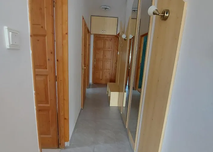 Pauzo Bagyarik * Balatonföldvár