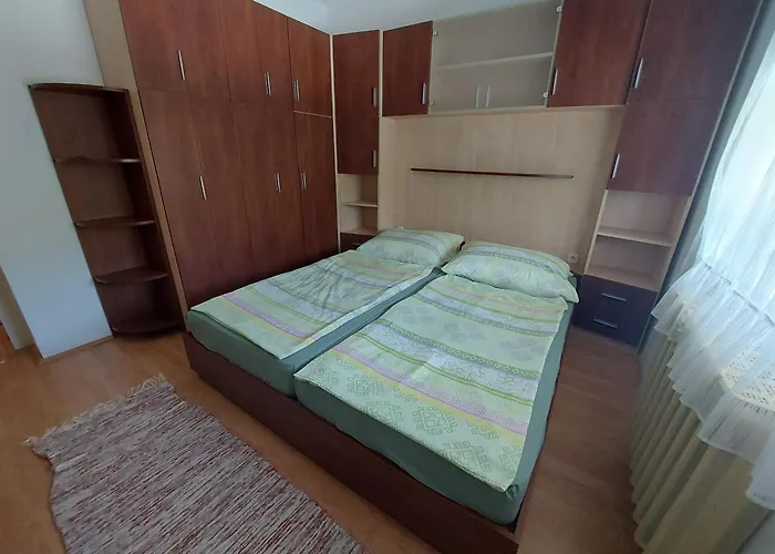 Pauzo Bagyarik * Balatonföldvár