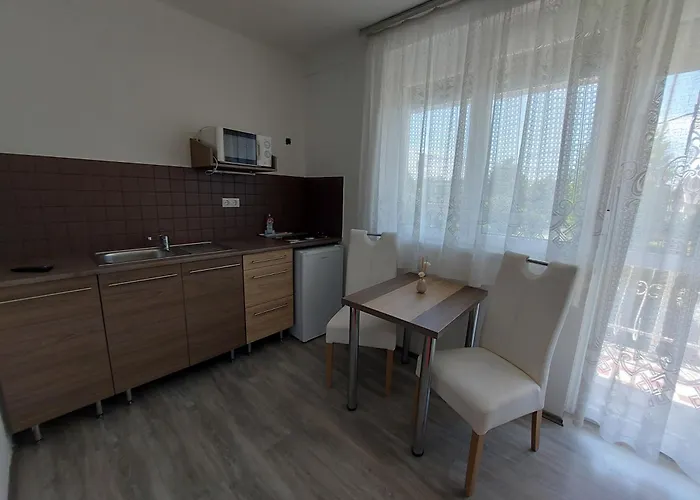 Pauzo Bagyarik Apartmán