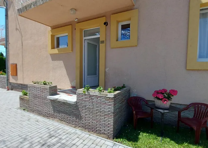 Pauzo Bagyarik Apartmán *