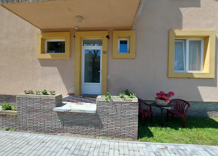 Pauzo Bagyarik Apartmán *