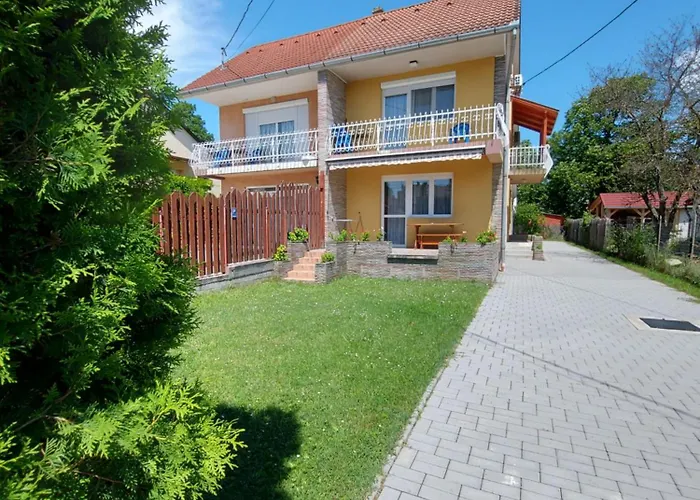 Pauzo Bagyarik * Balatonföldvár