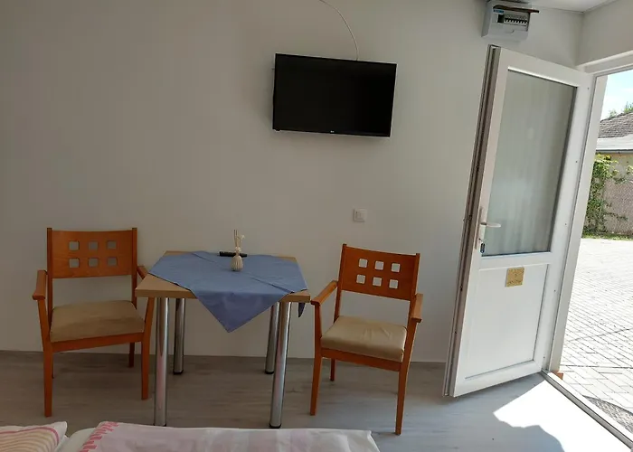 Pauzo Bagyarik Apartmán *