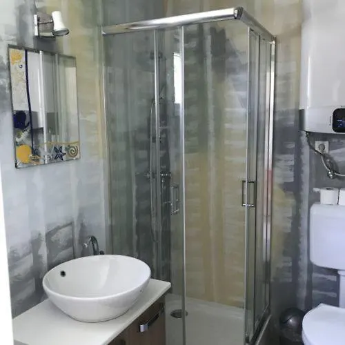 Pauzo Bagyarik Apartmán *